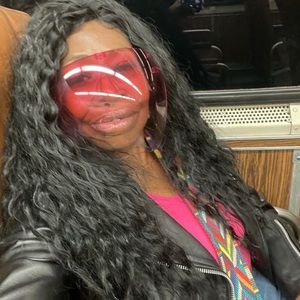 Meet your Posher, Holly